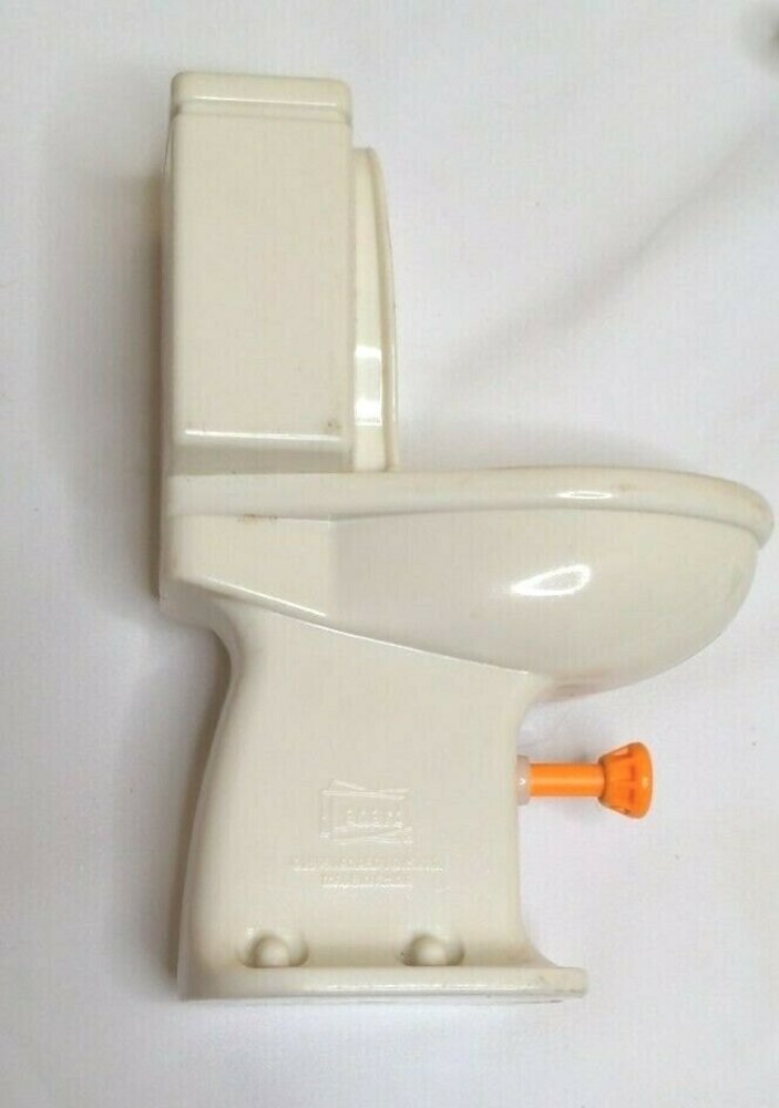 Lanard Toys Toilet shaped Water Squirt Gun Pistol bathroom humor 1999 Vintage